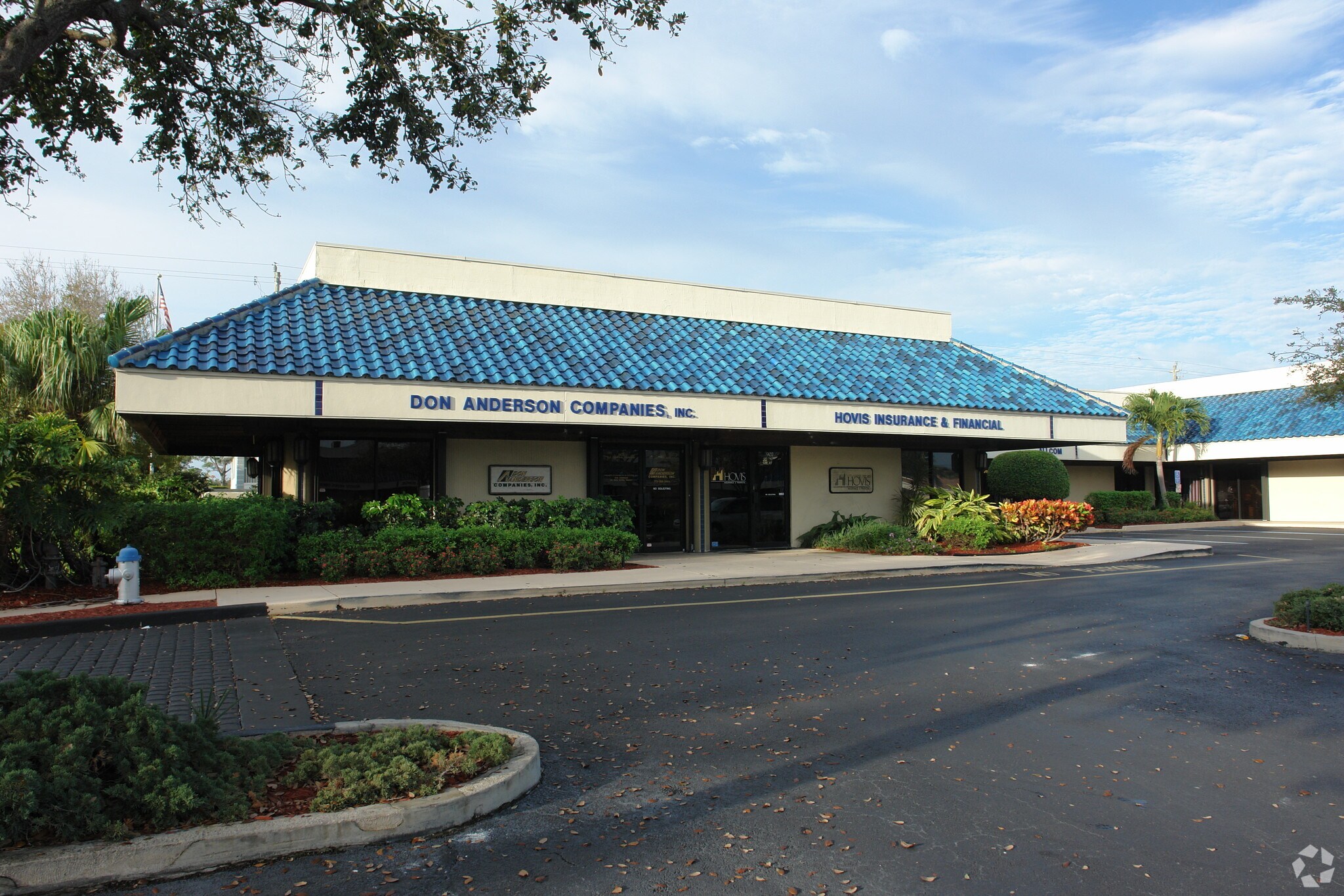 907-943 SE Central Pky, Stuart, FL for Sale