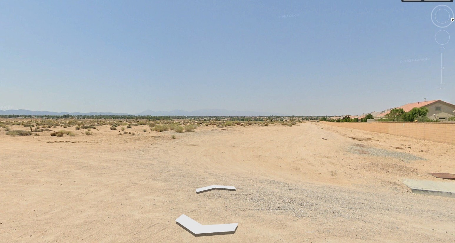 19495 Maple Creek Rd, Apple Valley, CA for Sale