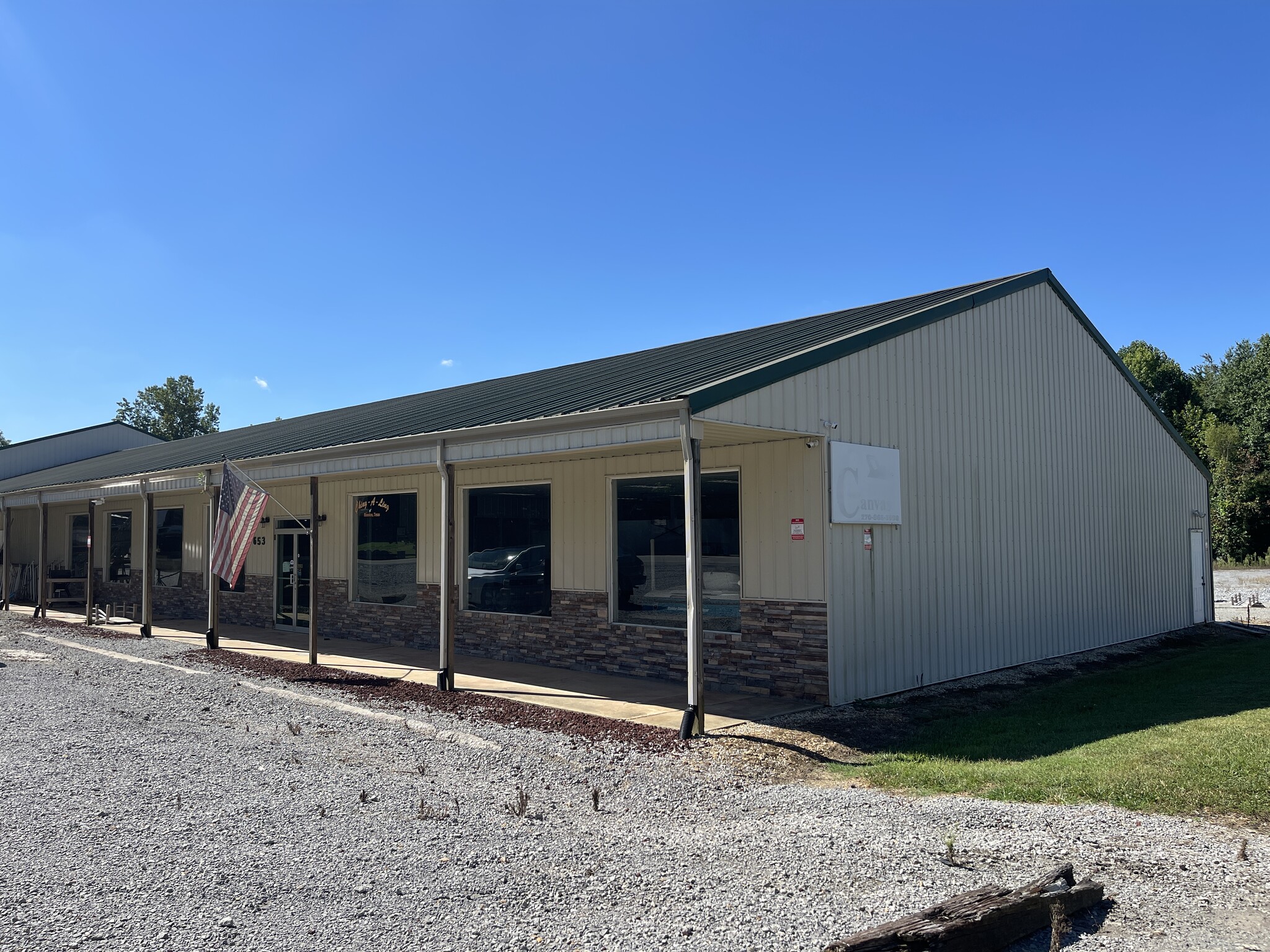 653 Lakeway Dr, Russell Springs, KY for Sale