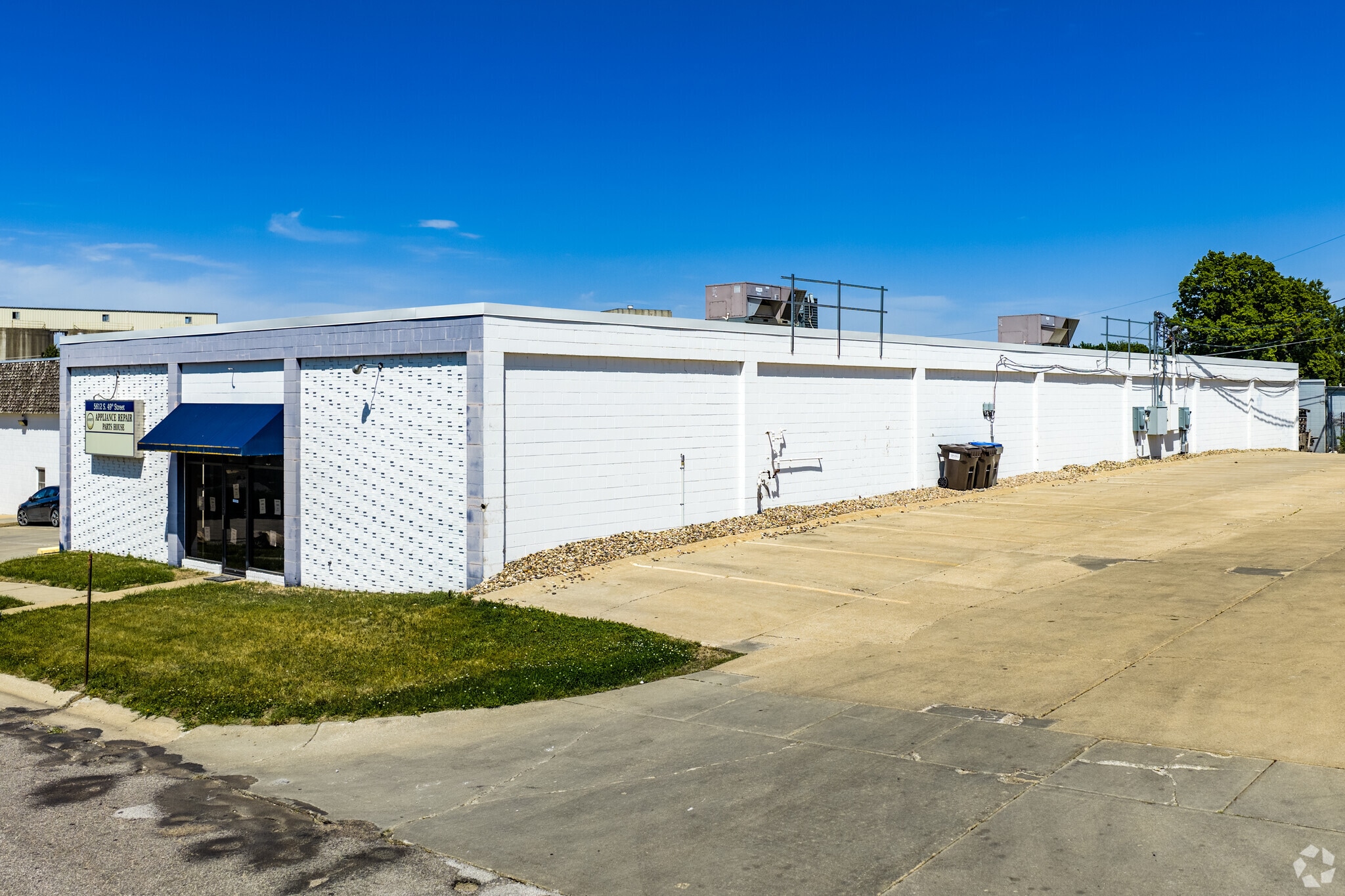 5612 S 49th St, Lincoln, NE for Sale