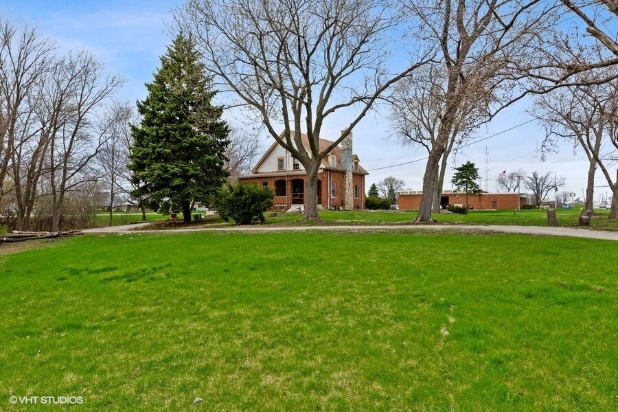 2213 Weber Rd, Crest Hill, IL for Sale