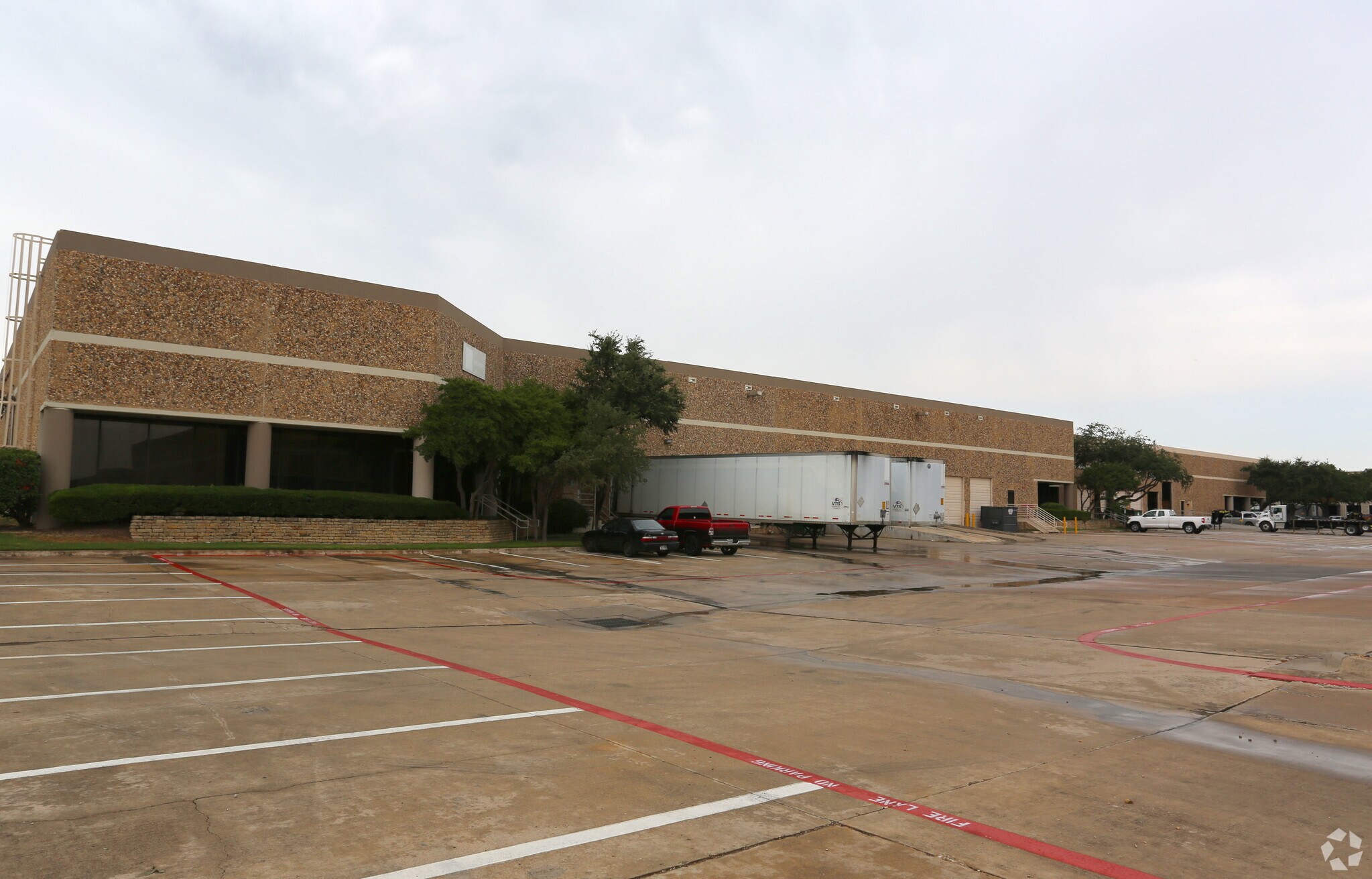 1800 Diplomat Dr, Farmers Branch, TX for Rent