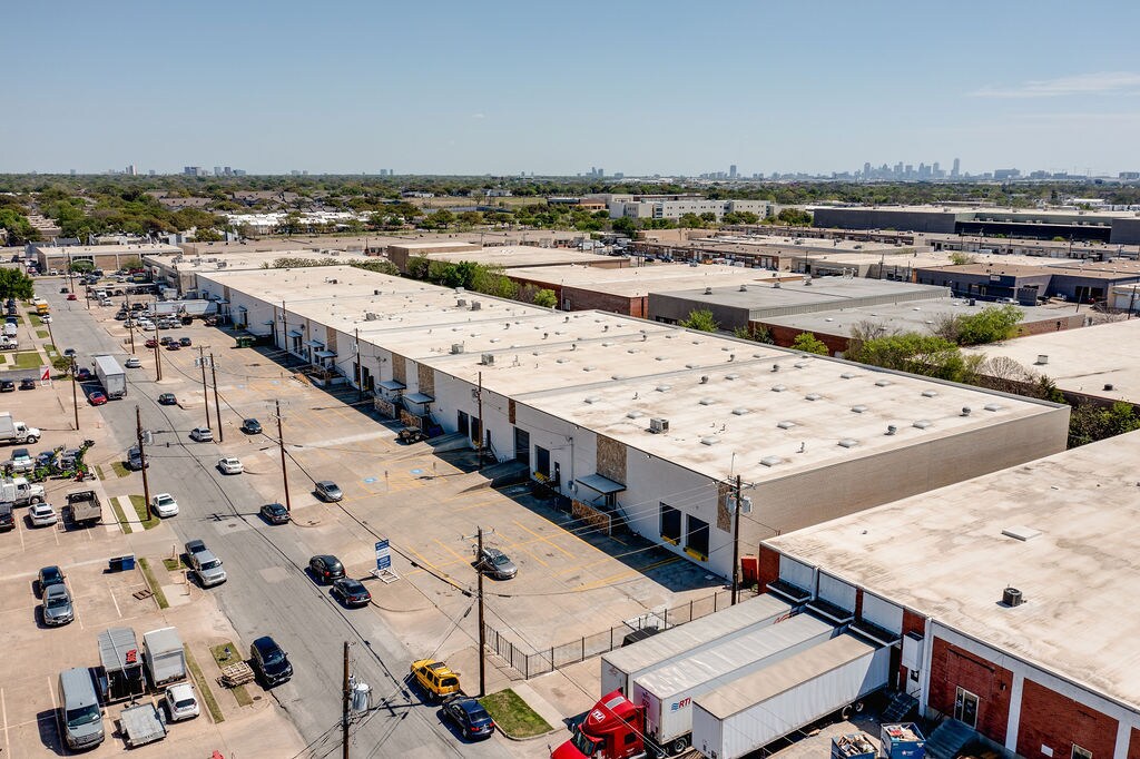 2838-2910 Anode Ln, Dallas, TX for Rent