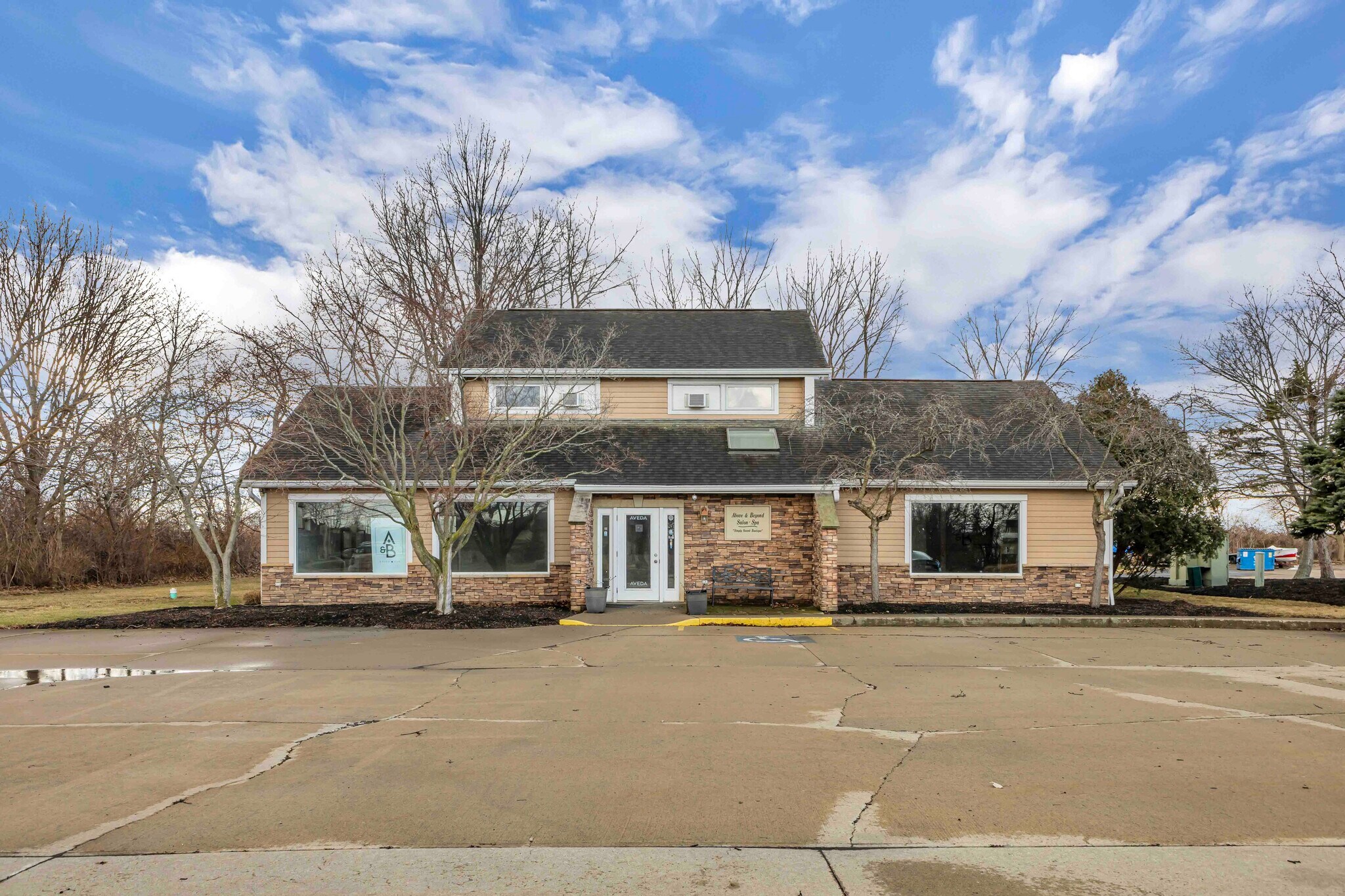 14006 W Lake Rd, Vermilion, OH for Sale