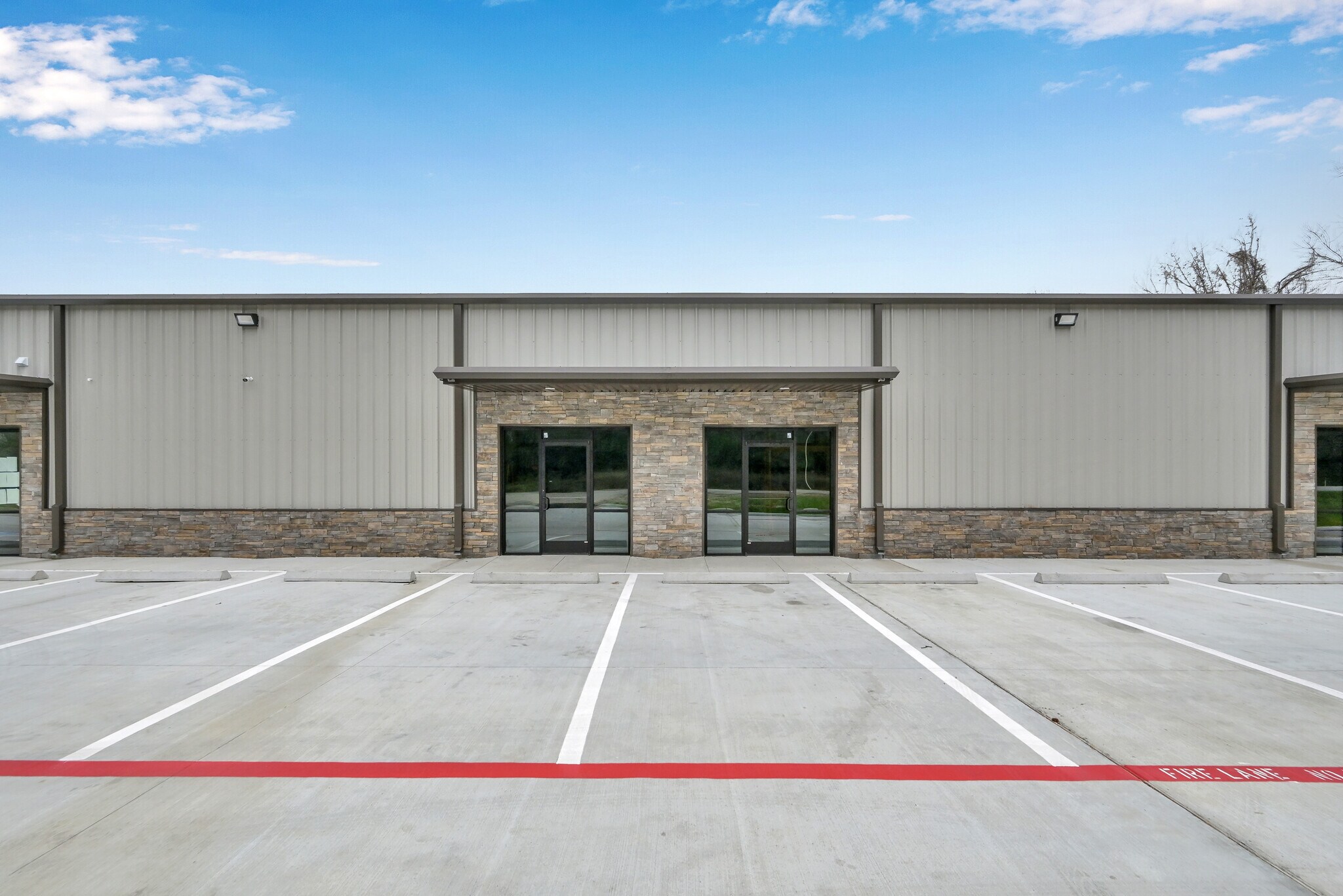 13426 N Highway 75, Willis, TX for Rent
