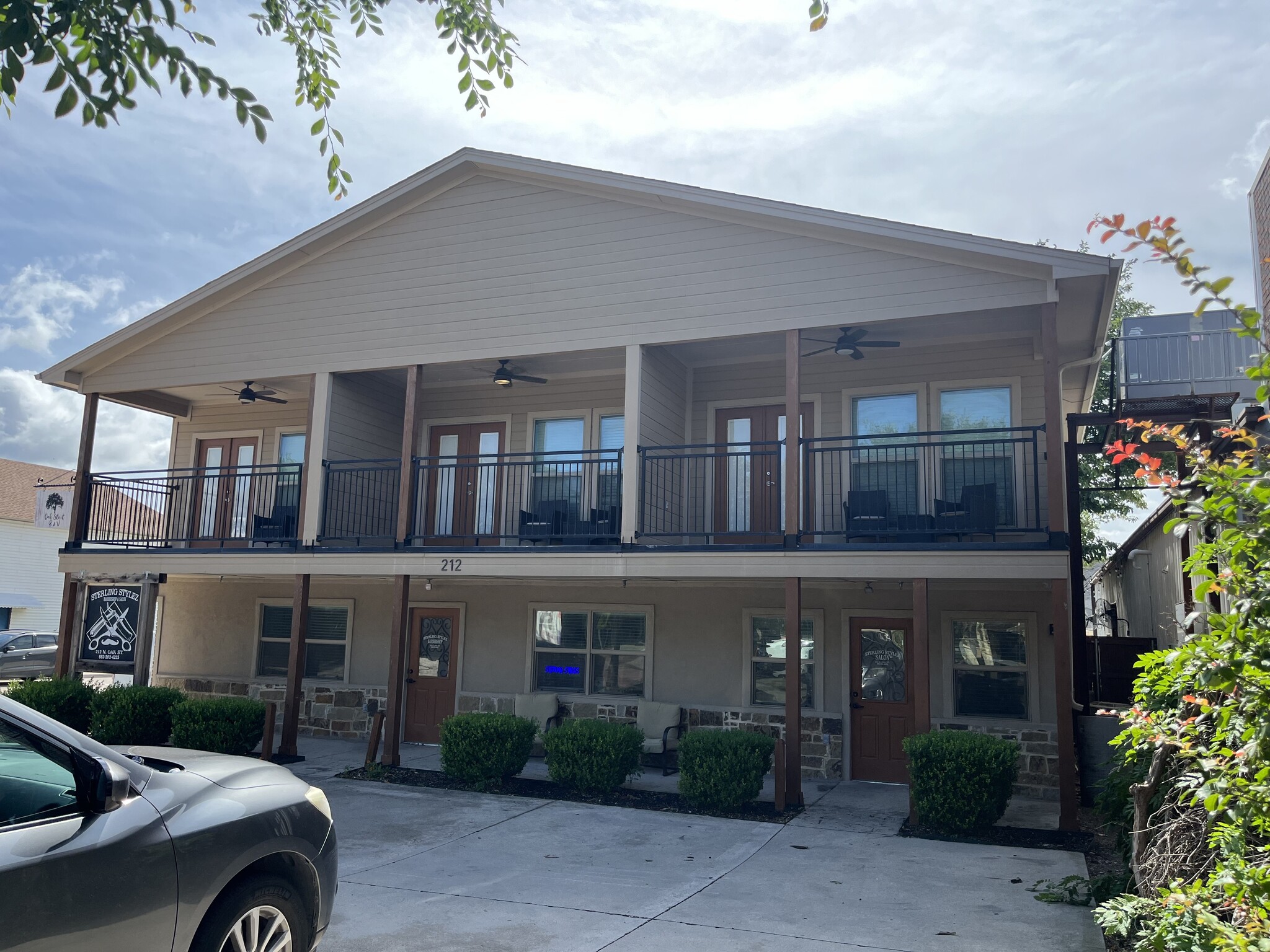 212 N Oak St, Roanoke, TX for Sale