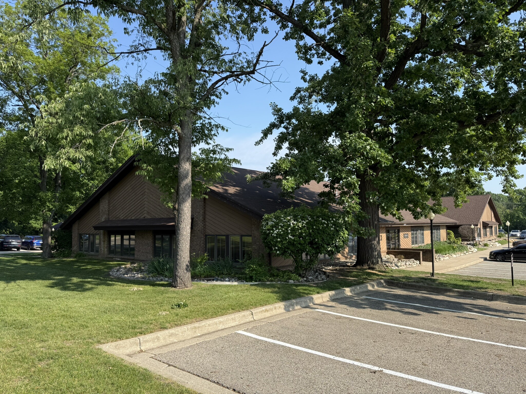 5090-5096 Lovers Ln, Kalamazoo, MI for Sale