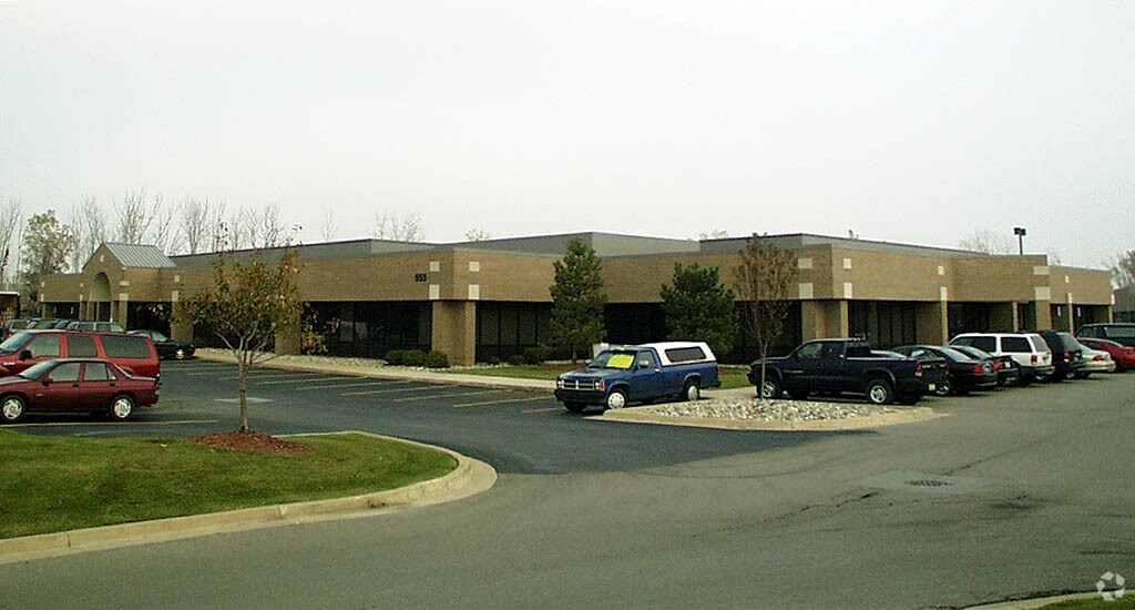 555 Republic Dr Allen Park, MI 48101 Flex Property for Lease on