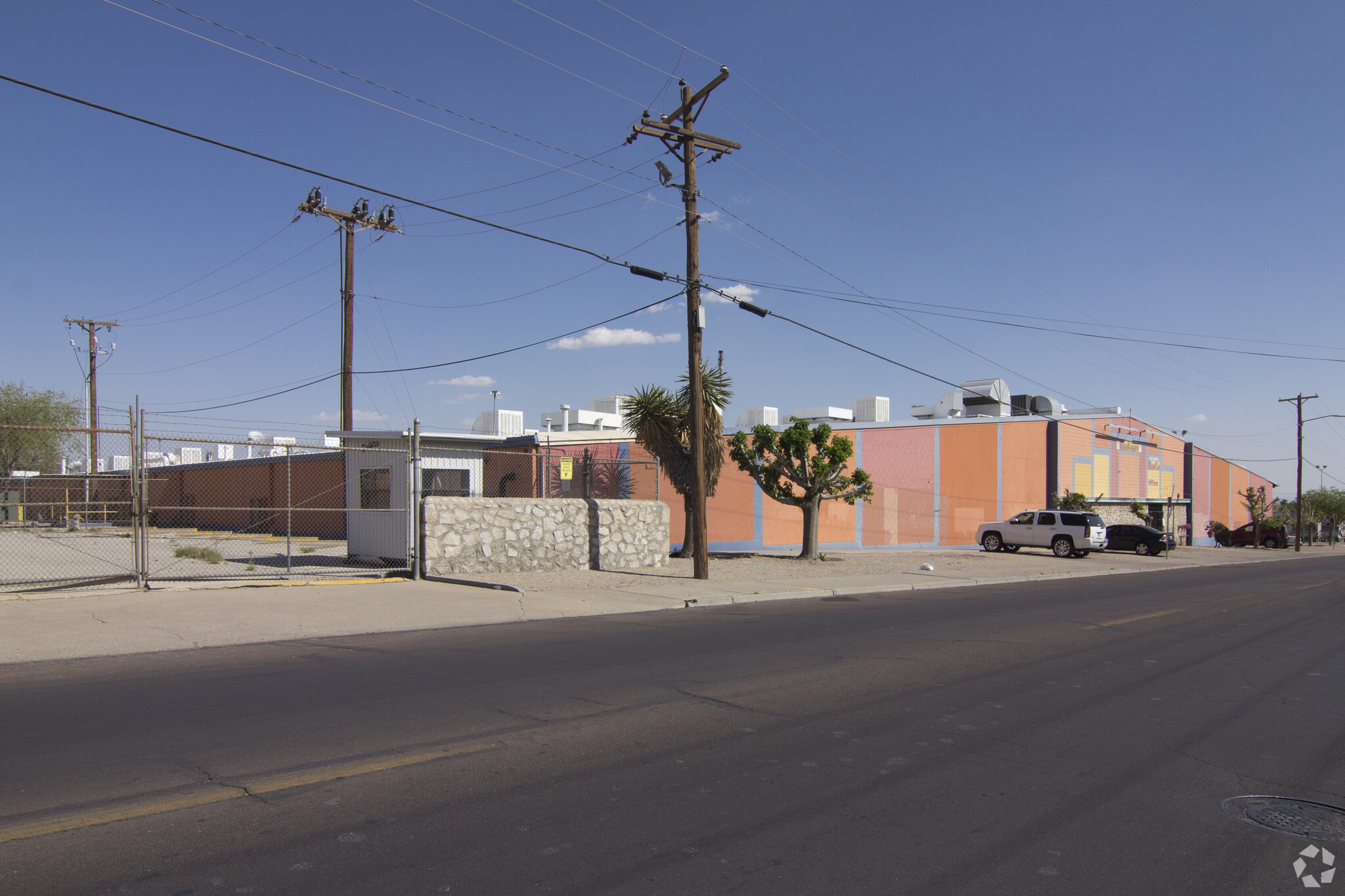 320 N Clark Dr, El Paso, TX for Rent