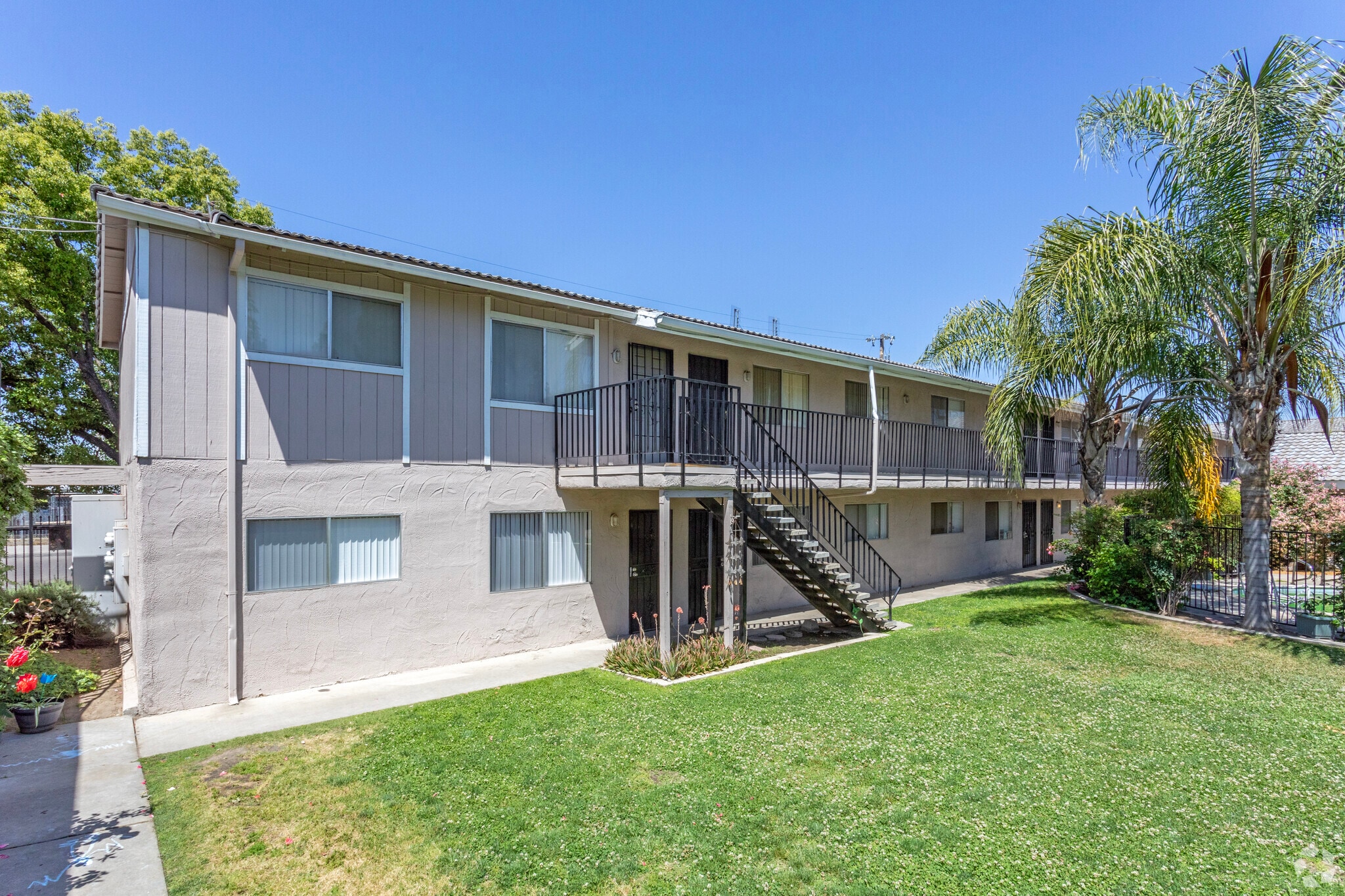 1905 E Pontiac Way, Fresno, CA for Sale