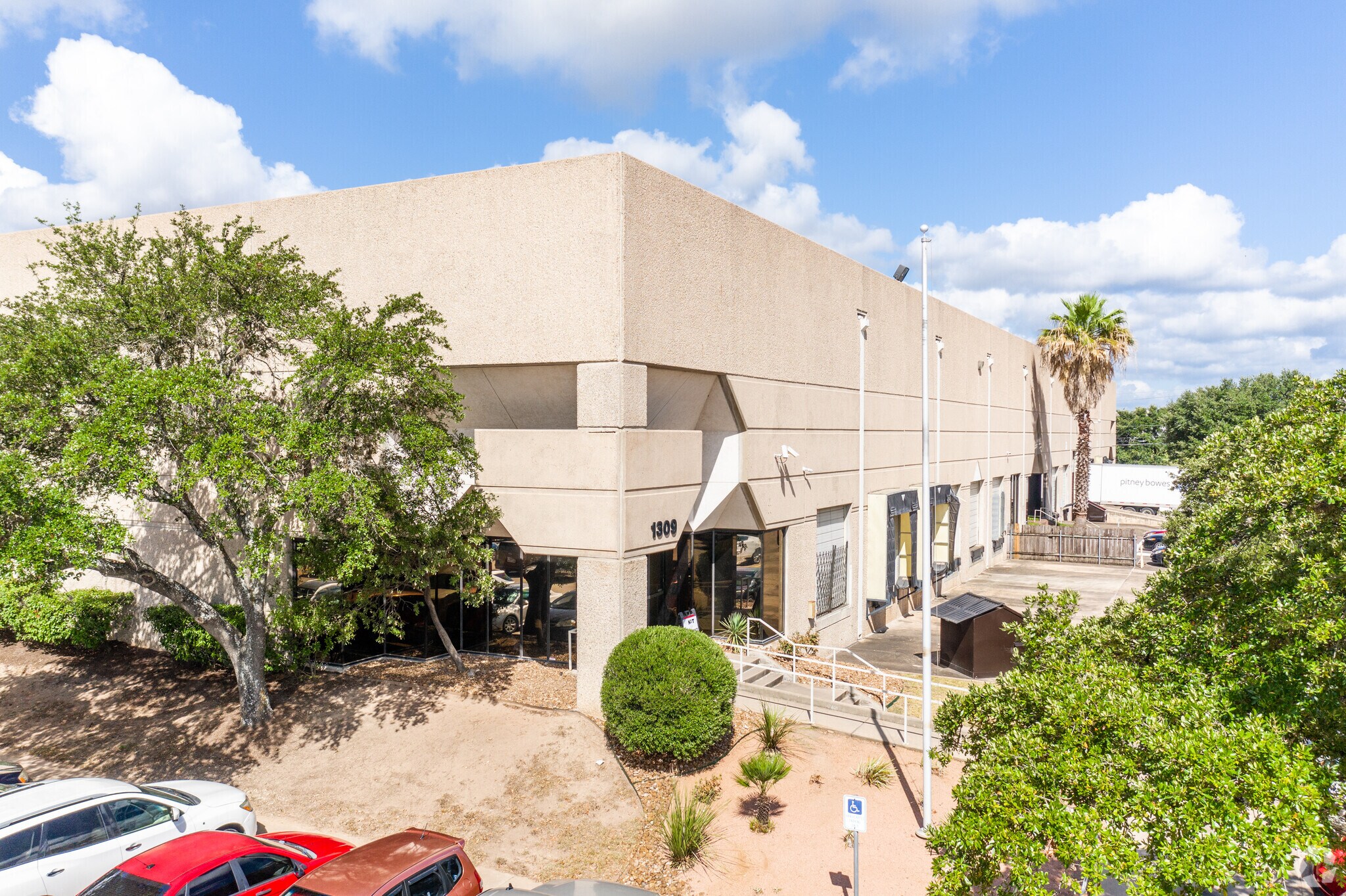 8006 Cameron Rd, Austin, TX for Rent