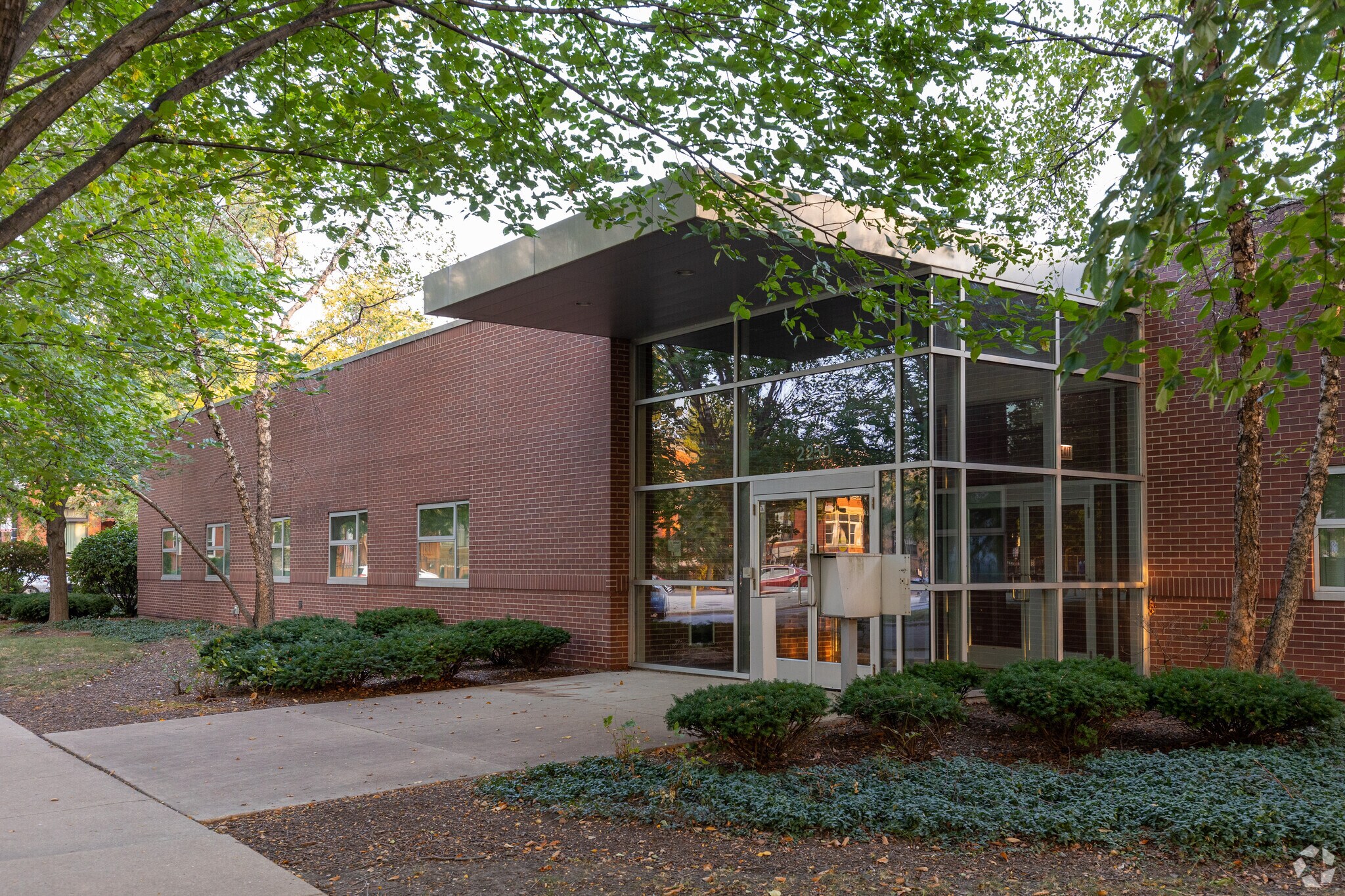 2250 W Campbell Park Dr, Chicago, IL for Rent
