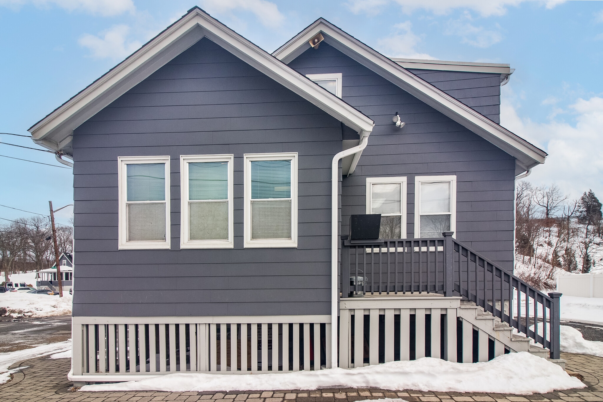 17 Lark Ave, Saugus, MA for Rent