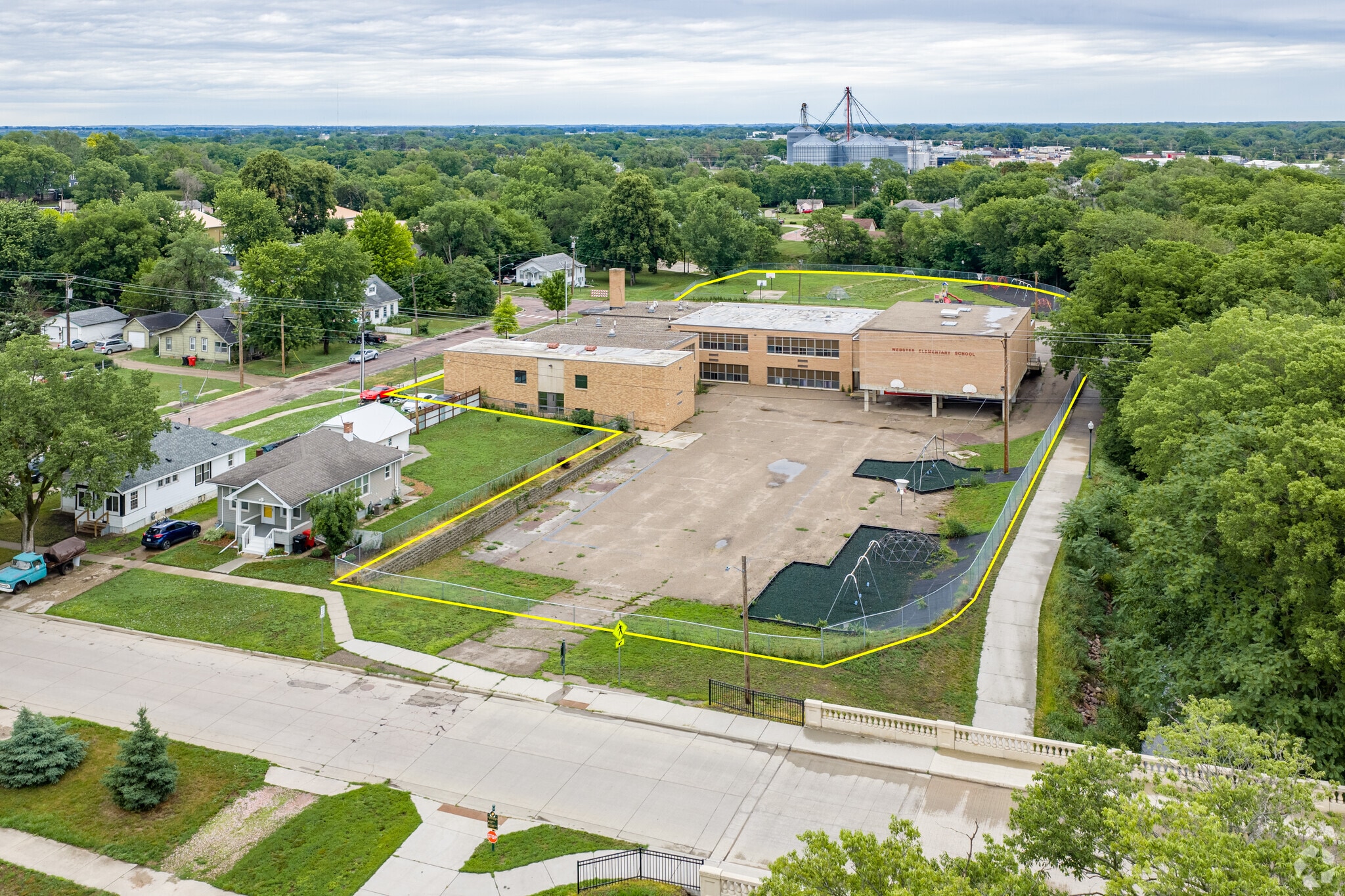 613 Mulberry St, Yankton, SD for Sale