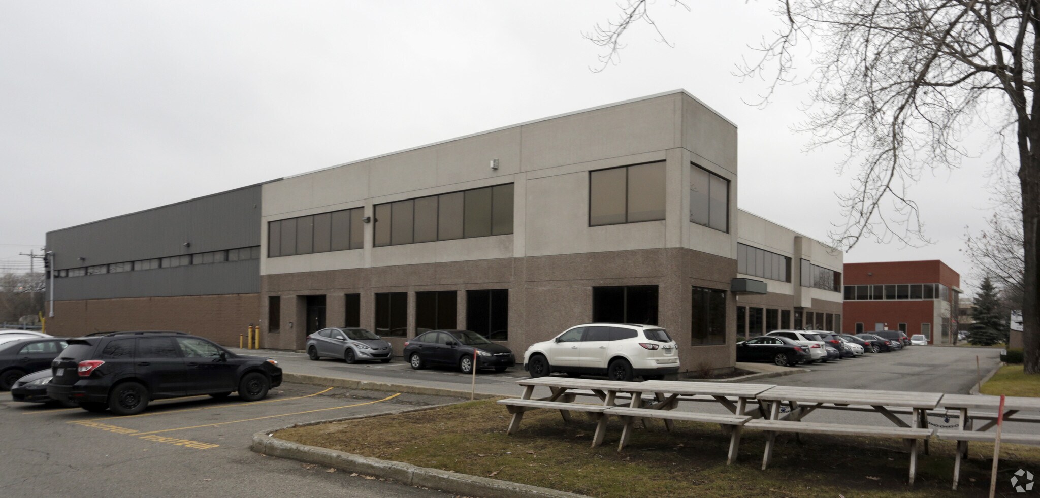 274-278 Av Labrosse, Pointe-claire, QC for Rent