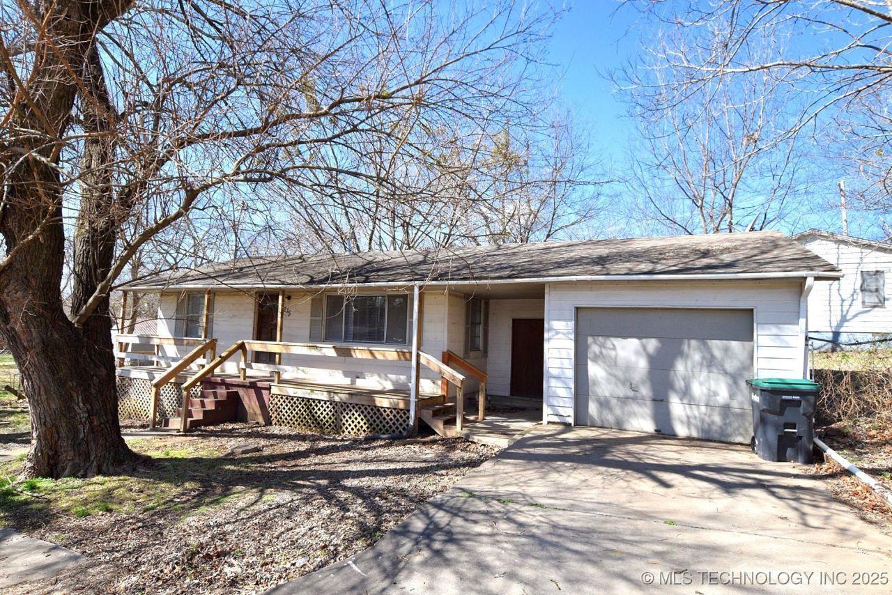 215 S Maple Ave, Tahlequah, OK for Sale