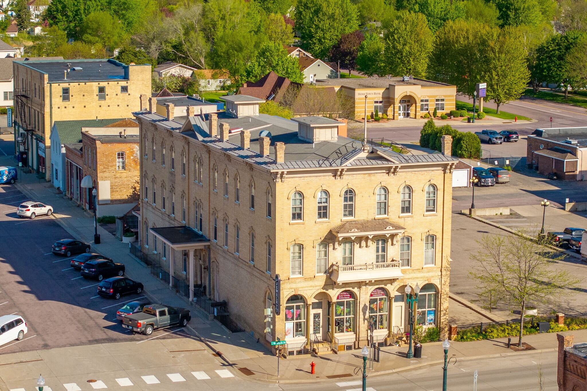 122 S Minnesota Ave, Saint Peter, MN for Sale