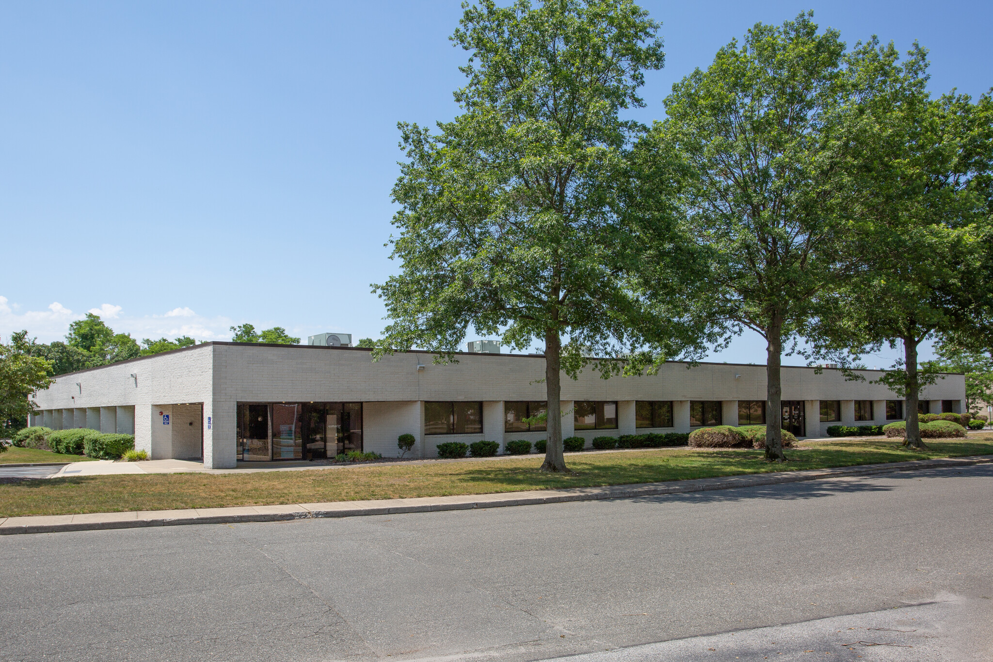 760 Koehler Ave, Ronkonkoma, NY for Rent
