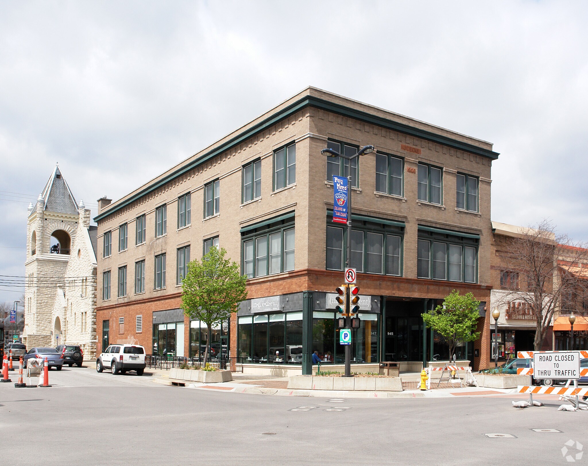 945 Massachusetts St, Lawrence, KS for Rent