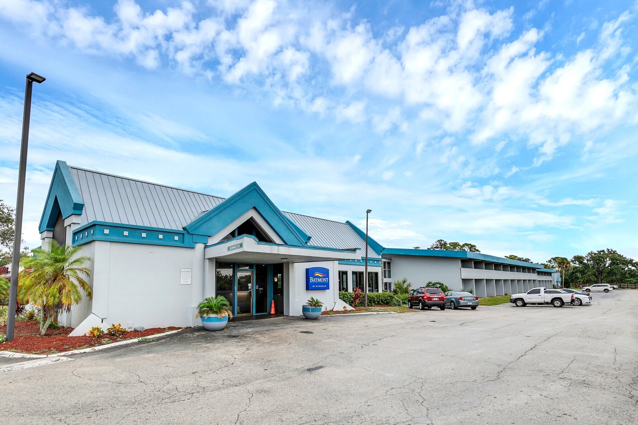 2725 W International Speedway Blvd Daytona Beach, FL 32114