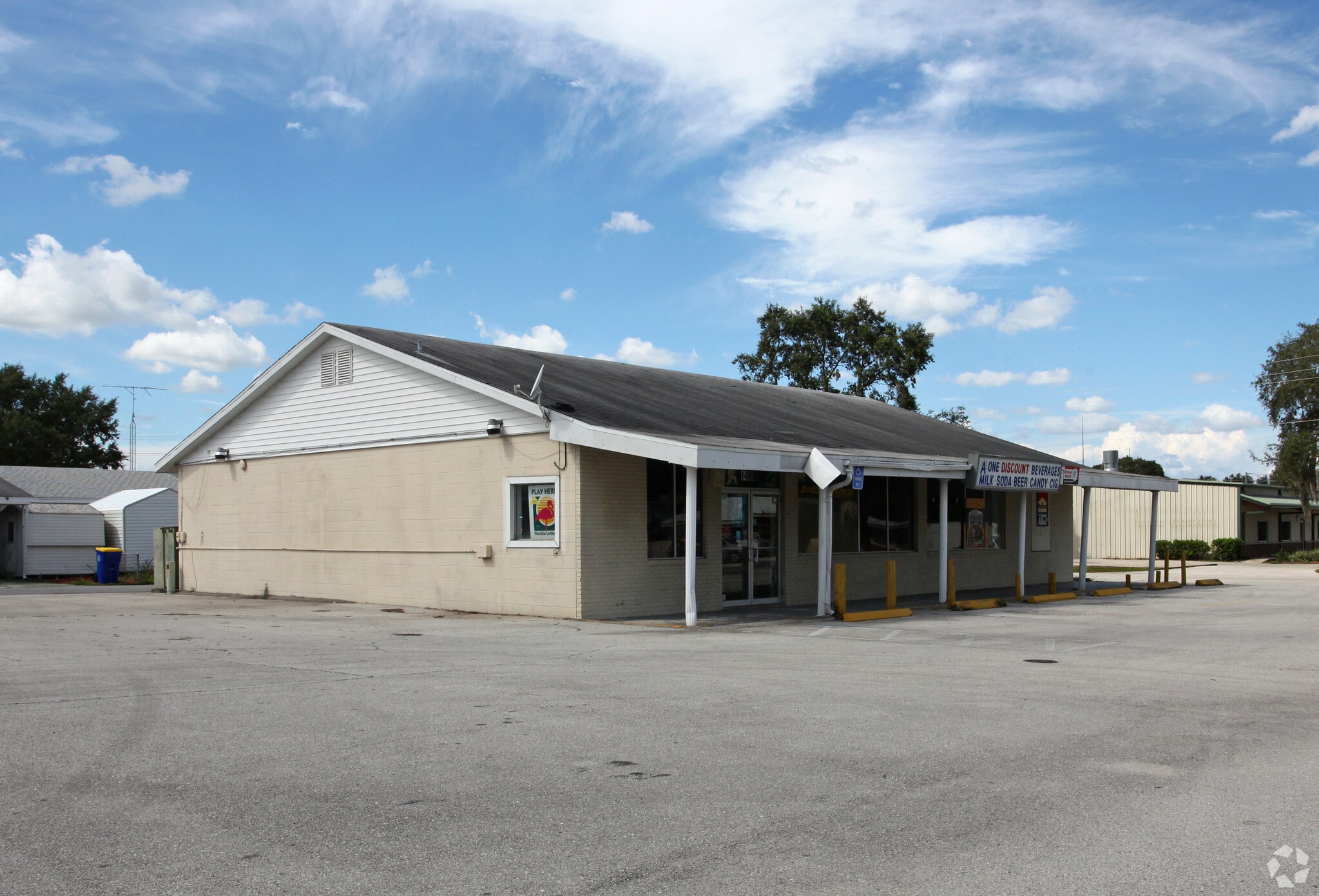 1499 N Lake Ave, Avon Park, FL for Sale