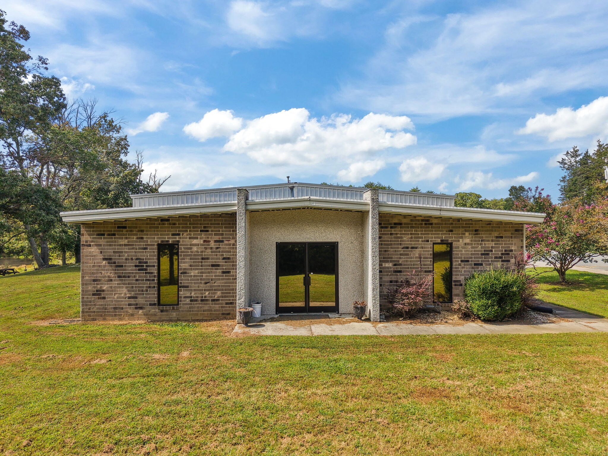 2245 A Air Park Dr, Burlington, NC for Rent