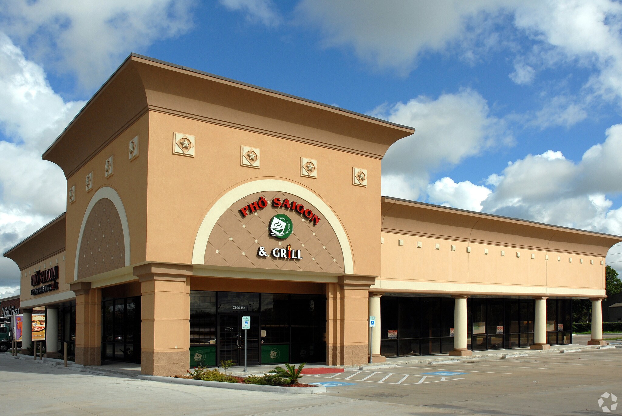 7400 W Tidwell Rd, Houston, TX for Rent