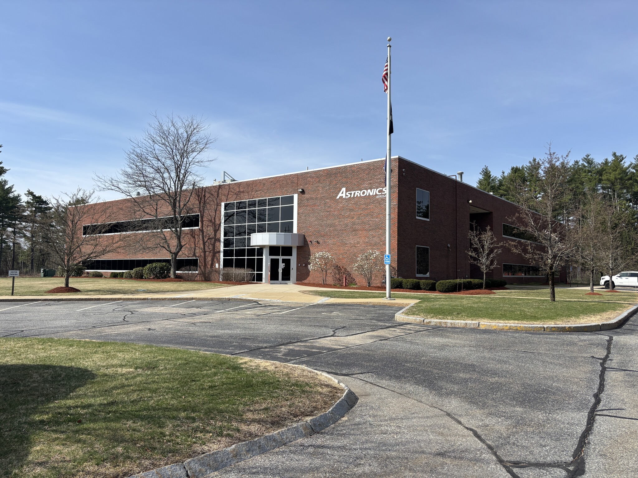 220 Hackett Hill Rd, Manchester, NH for Rent