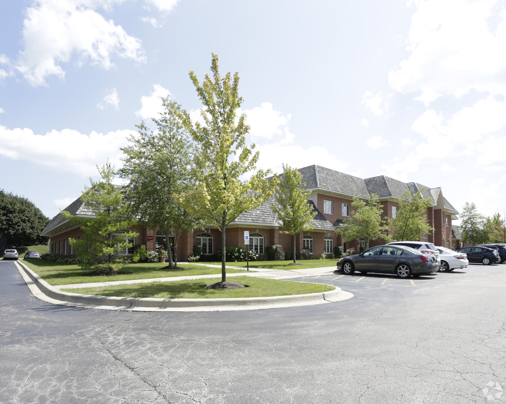 1870 W Winchester Rd, Libertyville, IL for Rent