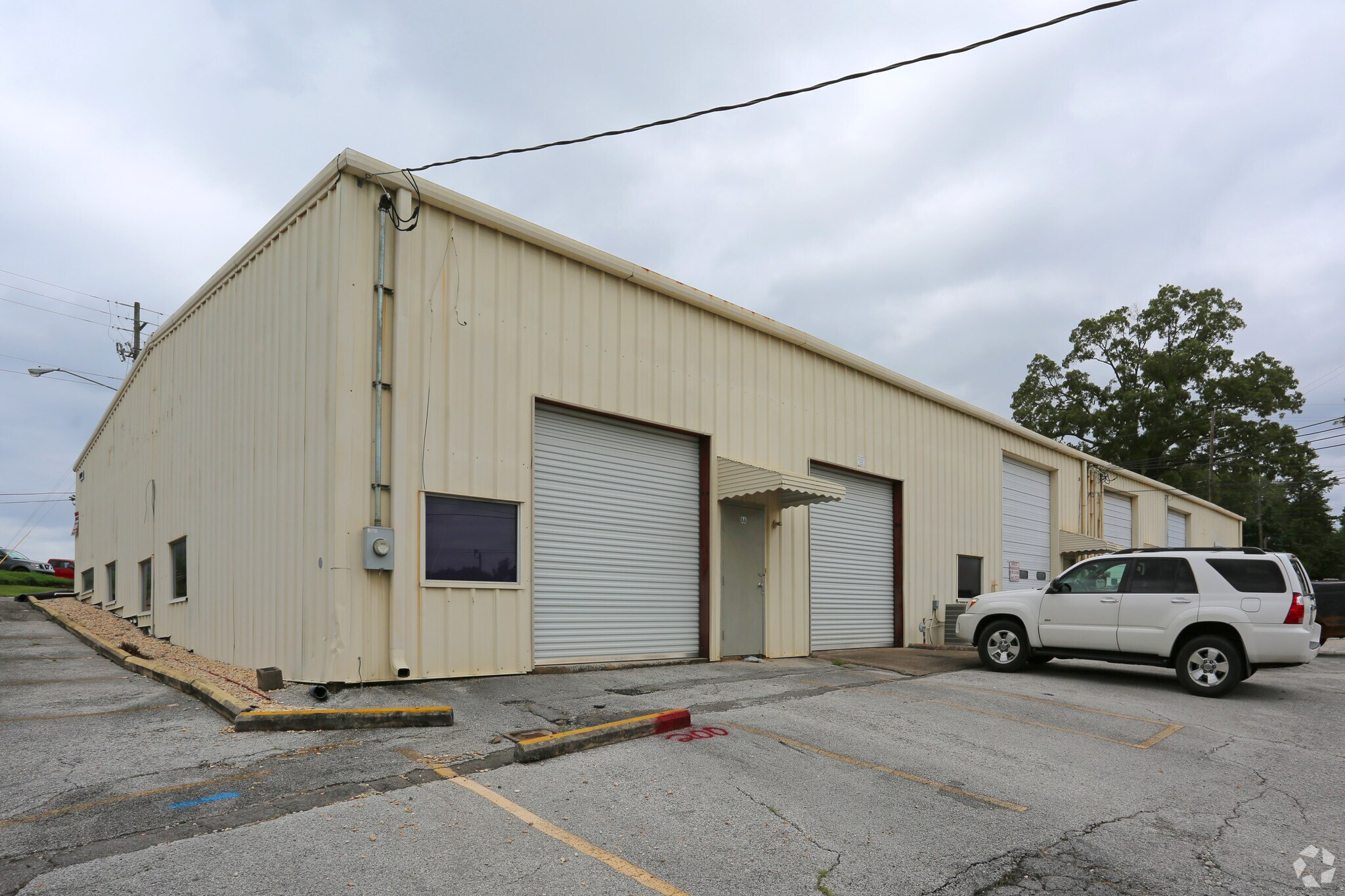 5000 Whitling Dr Pelham, AL 35124 Industrial Park Property for Lease