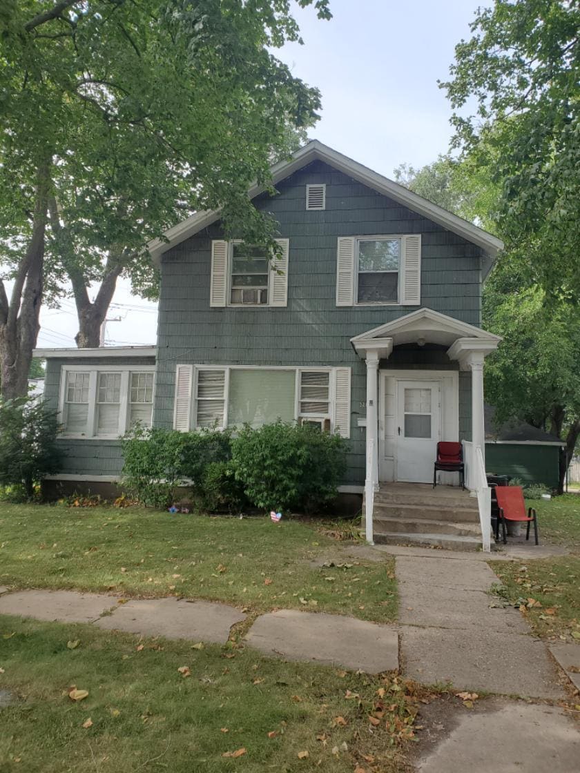 328 W Douglas St, Freeport, IL for Sale