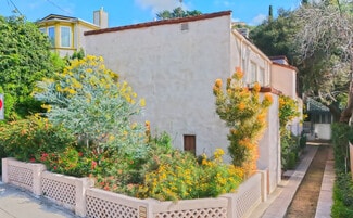 Los Angeles, CA Apartments - 2636 N Beachwood Dr