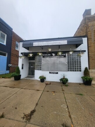Lansing, MI Retail - 909 W Saginaw St