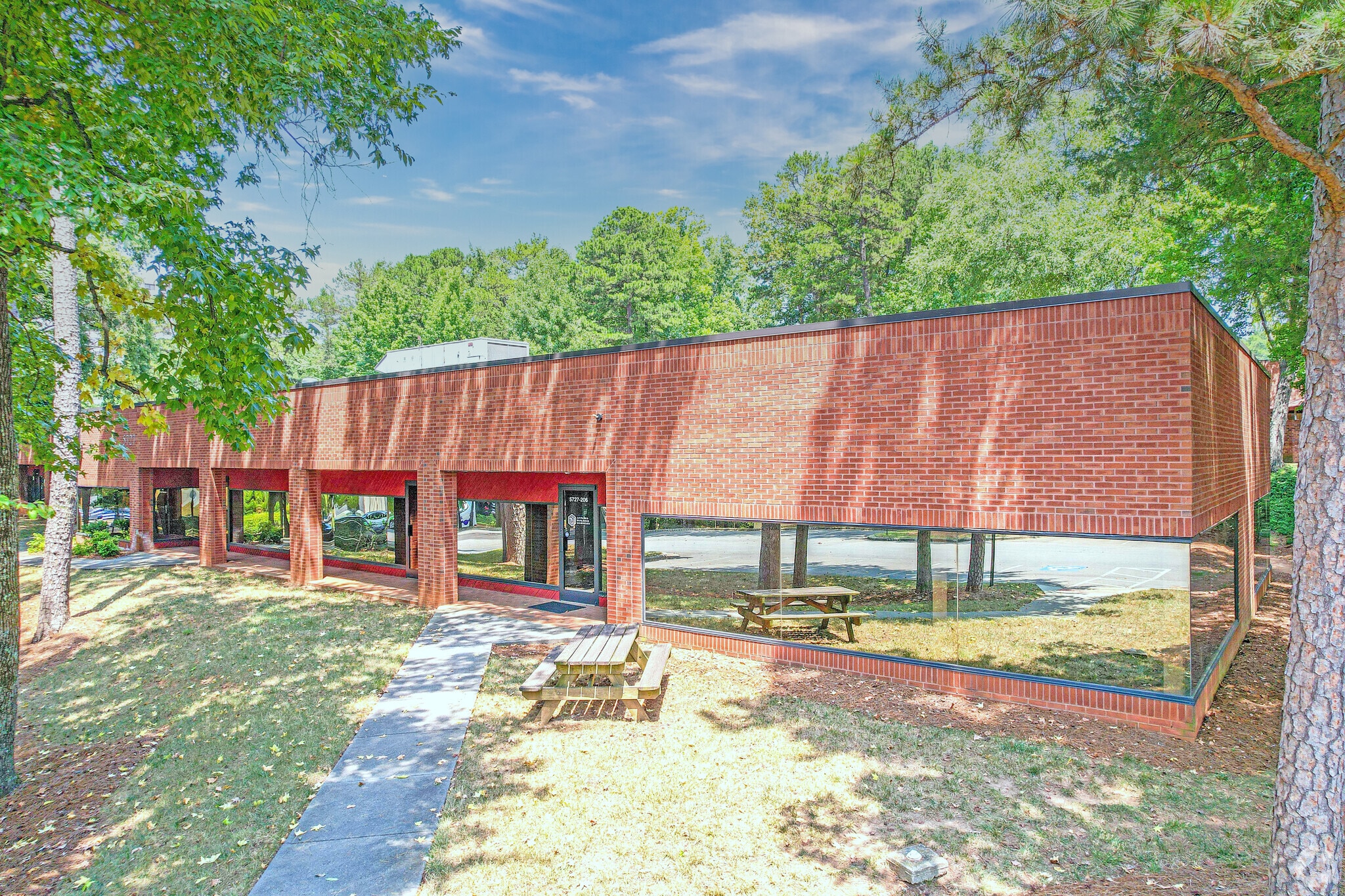 5727 Westpark Dr, Charlotte, NC for Rent