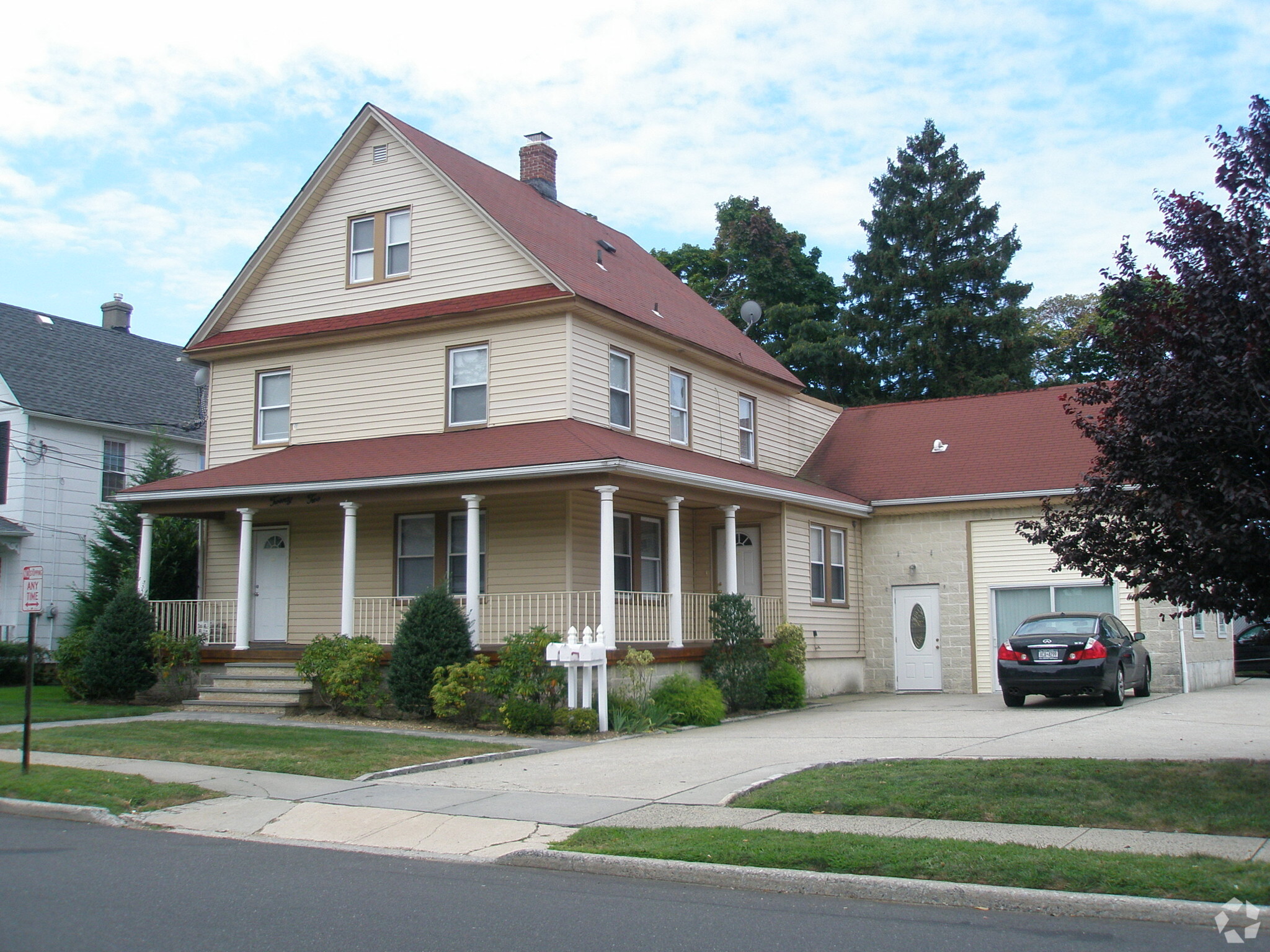 22 S Maryland Ave, Port Washington, NY for Rent