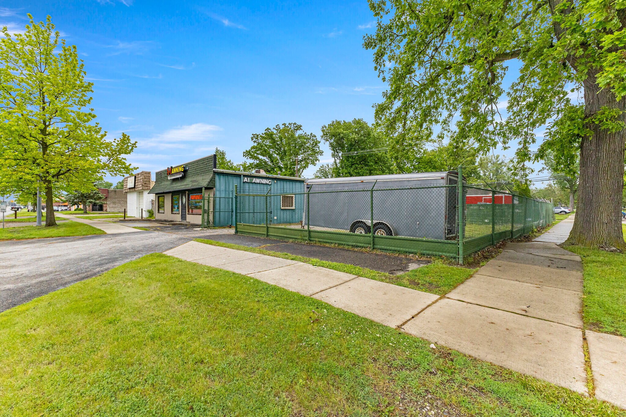 27618 Warren Ave, Westland, MI for Sale
