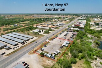 Jourdanton, TX Commercial - 1 Ac 97 E hwy