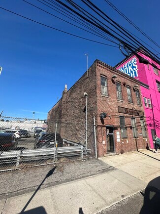 Long Island City, NY Flex - 1011 46th Ave