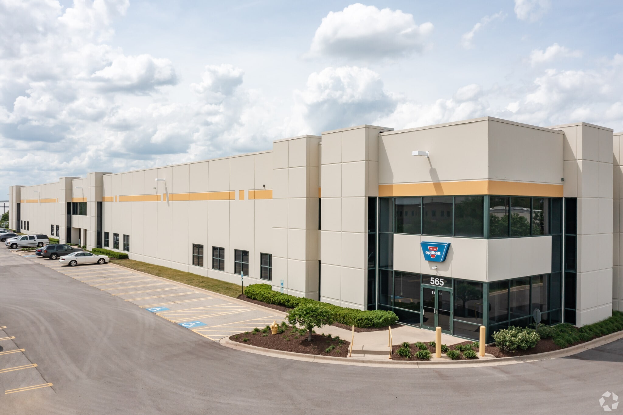 545-565 Fullerton Ave, Carol Stream, IL for Rent