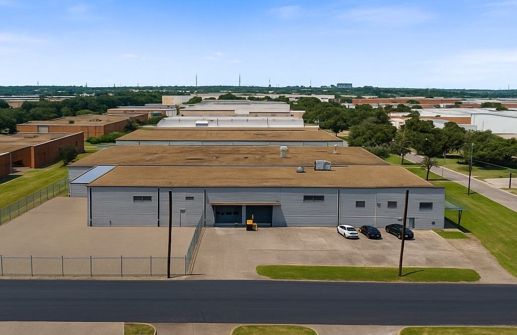 8901 Directors Row, Dallas, TX for Rent