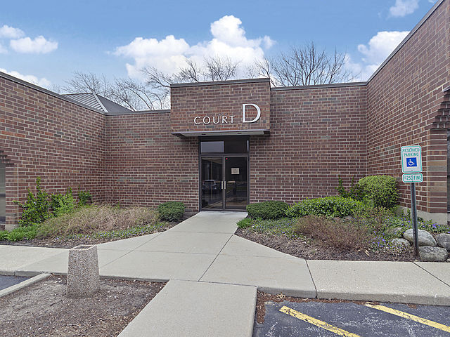 1S376 Summit Ave, Oakbrook Terrace, IL for Rent
