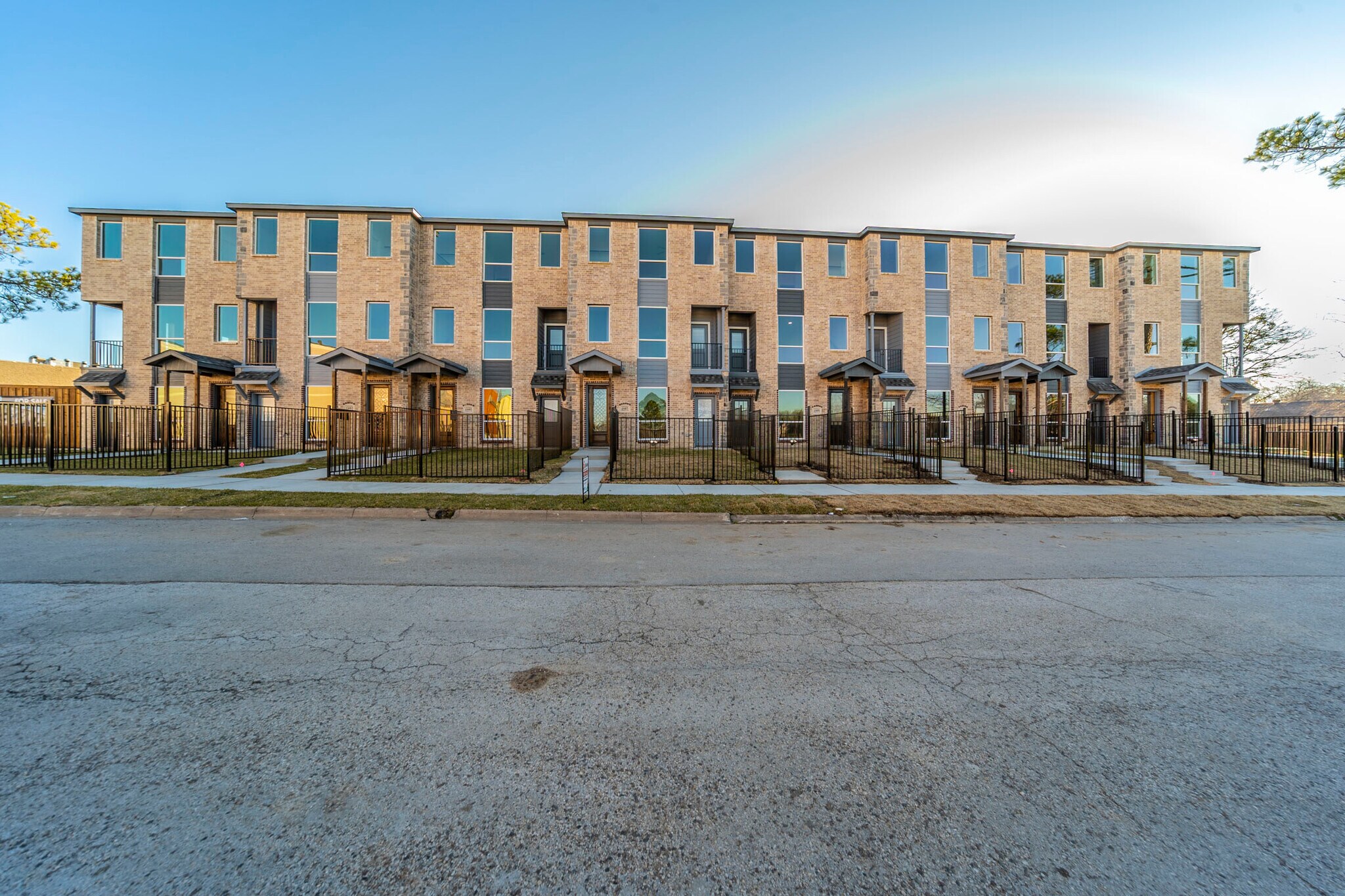 1601 Mignon Dr, Arlington, TX for Sale