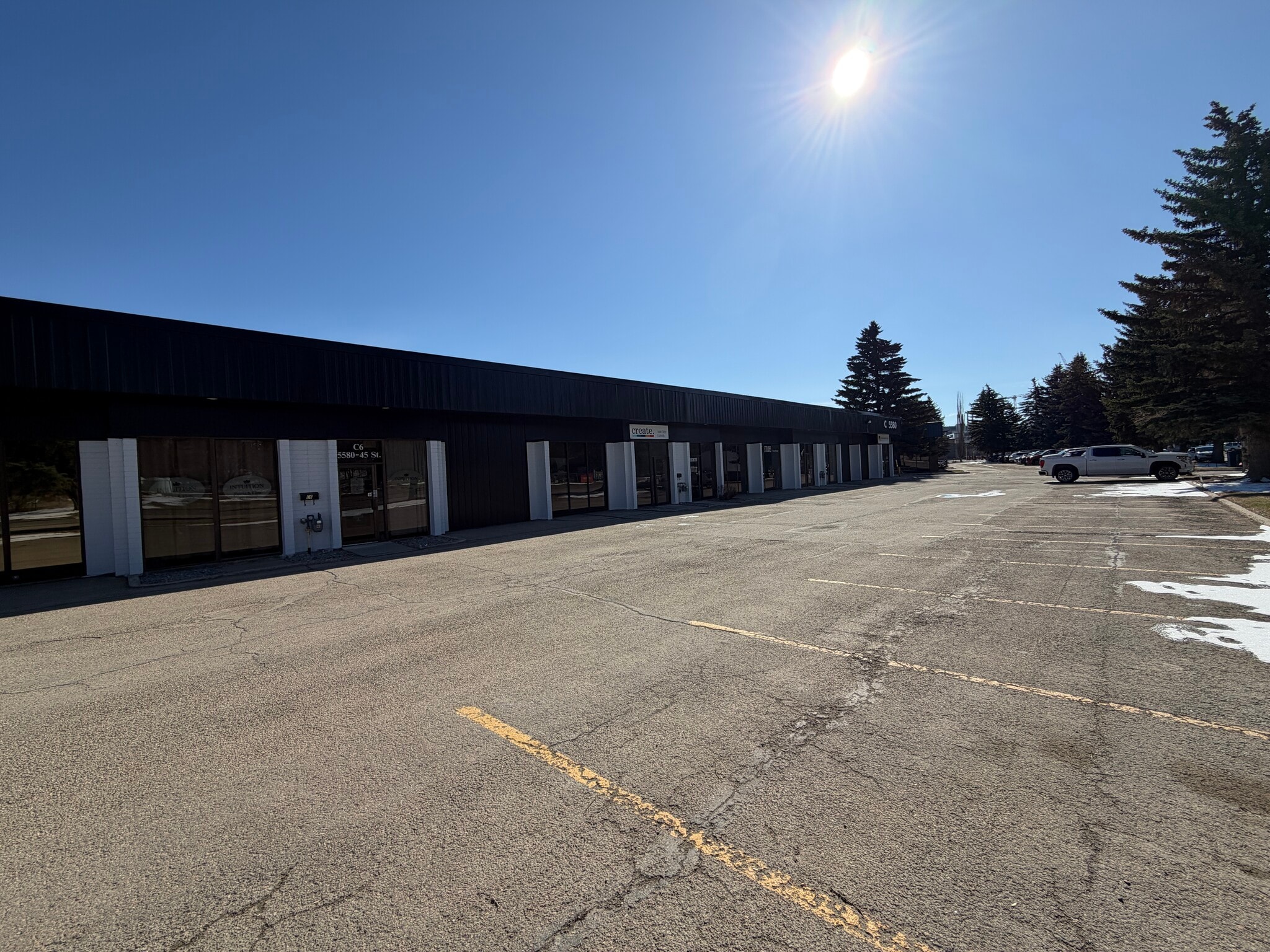 5580 45 St, Red Deer, AB for Rent