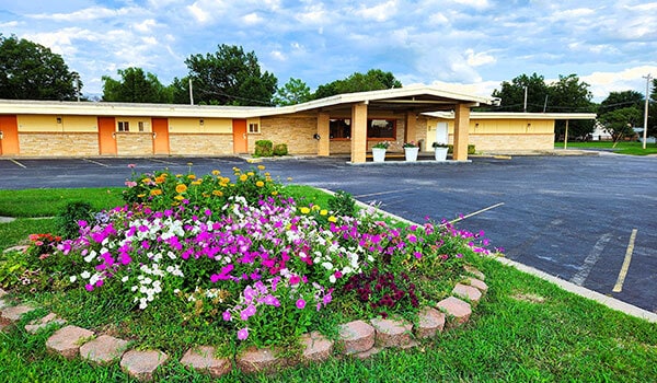1315 N State St, Iola, KS for Sale