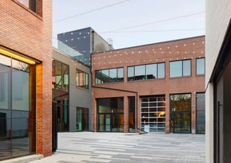 Toronto, ON Office/Retail - 946-952 Queen St W