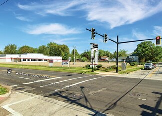 832 W Main St  