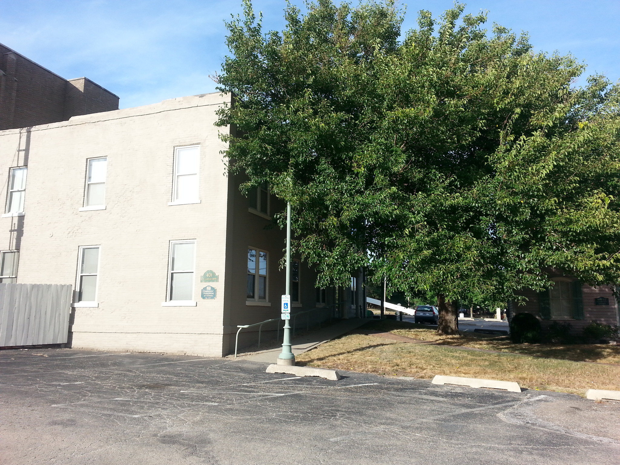 401-403 NE Jefferson Ave, Peoria, IL for Rent