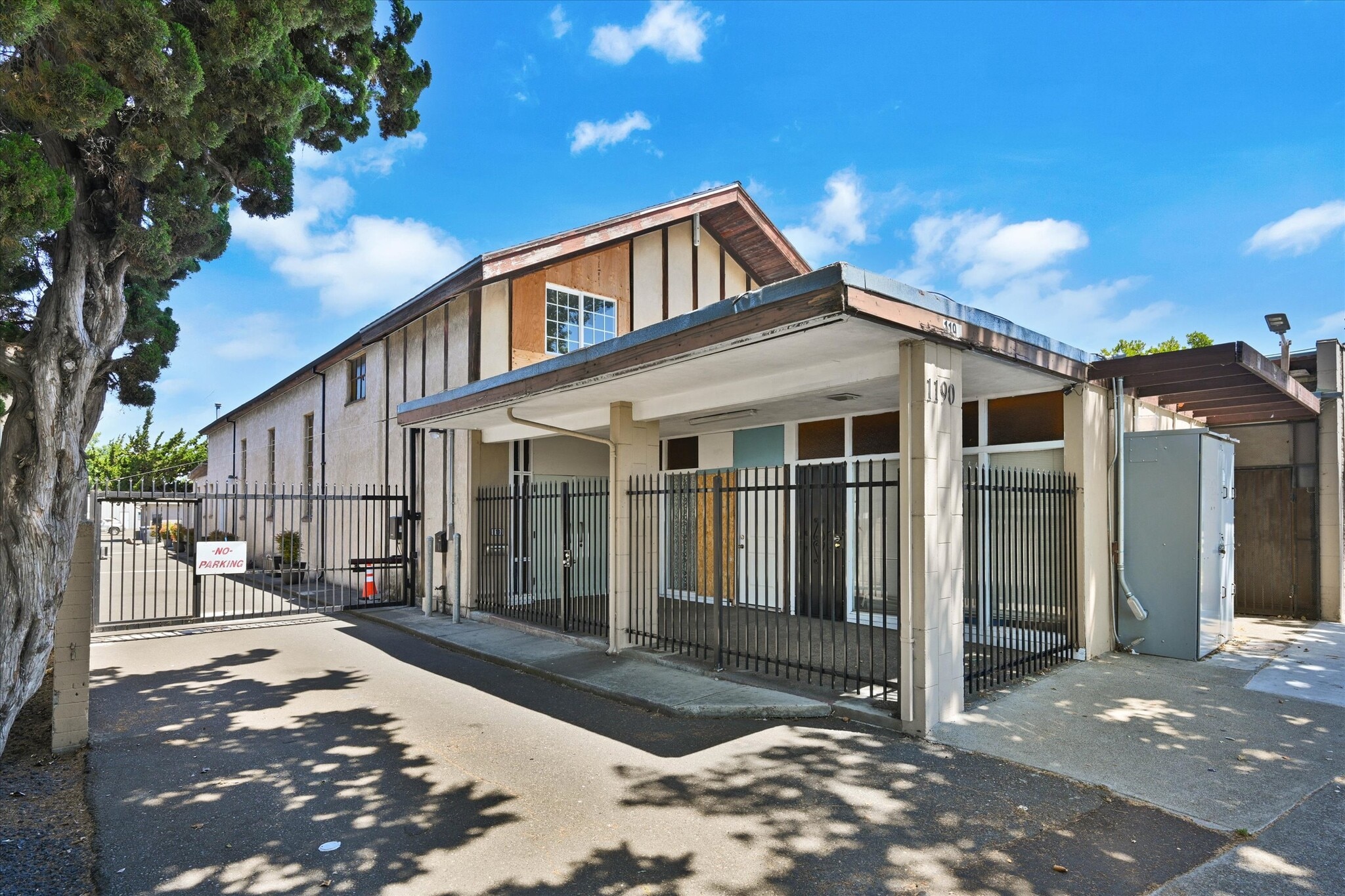 1190 Davis St, San Leandro, CA for Sale