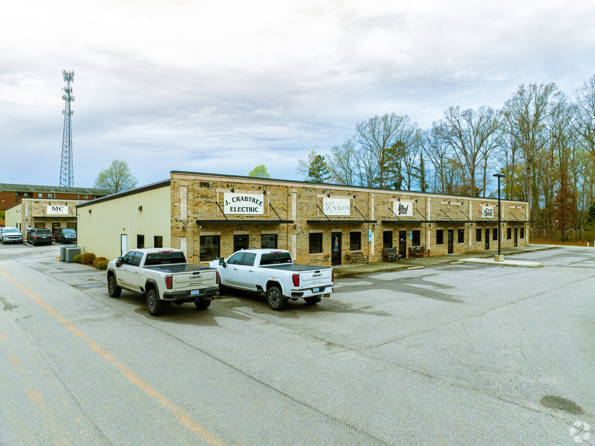 395-397 Park Ave, Youngsville, NC for Rent