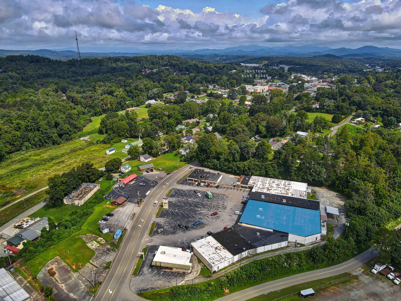 2672 E First St Blue Ridge, GA 30513 Retail Property for Lease on